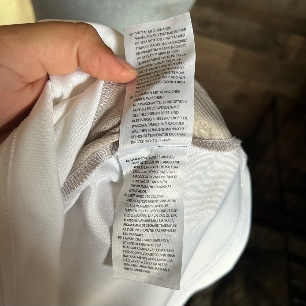 Daily Sports White Sleeveless Golf Top with Zipper - Picture 8 of 9